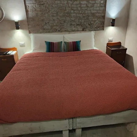 Il Pozzo Di Santa Zita Lucca